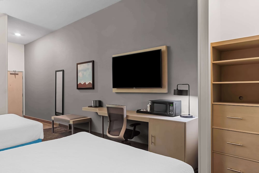 Standard Room, 2 Queen Beds, Accessible, Refrigerator & Microwave - Photo 3