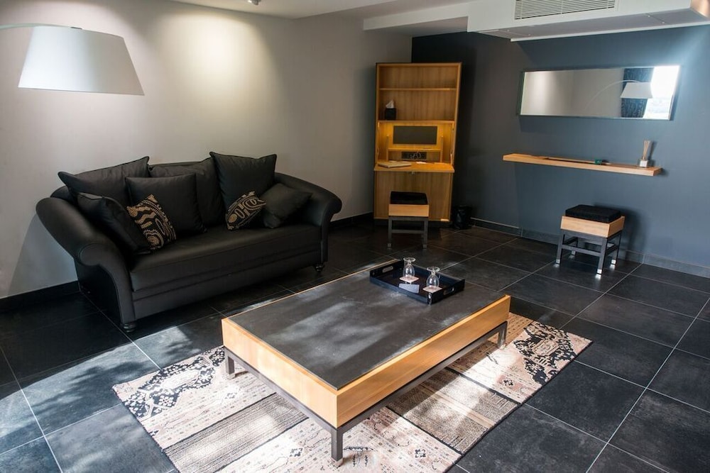 Luxury Suite, 1 Bedroom, Jetted Tub (Elegance) photo 2