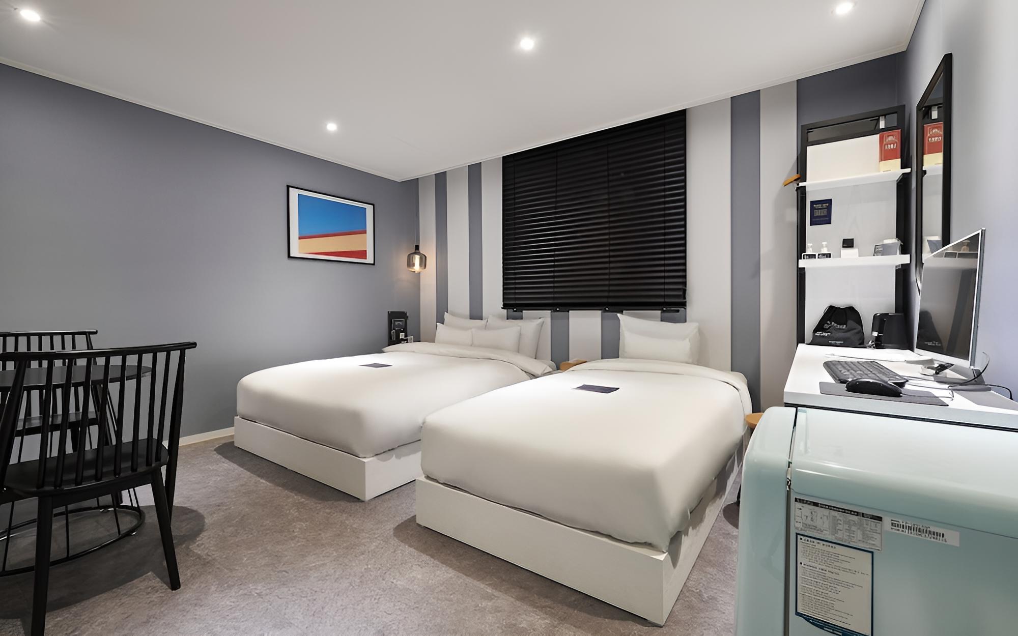 Room (Business Twin (twin bed Netflix YouTu) - Photo 1