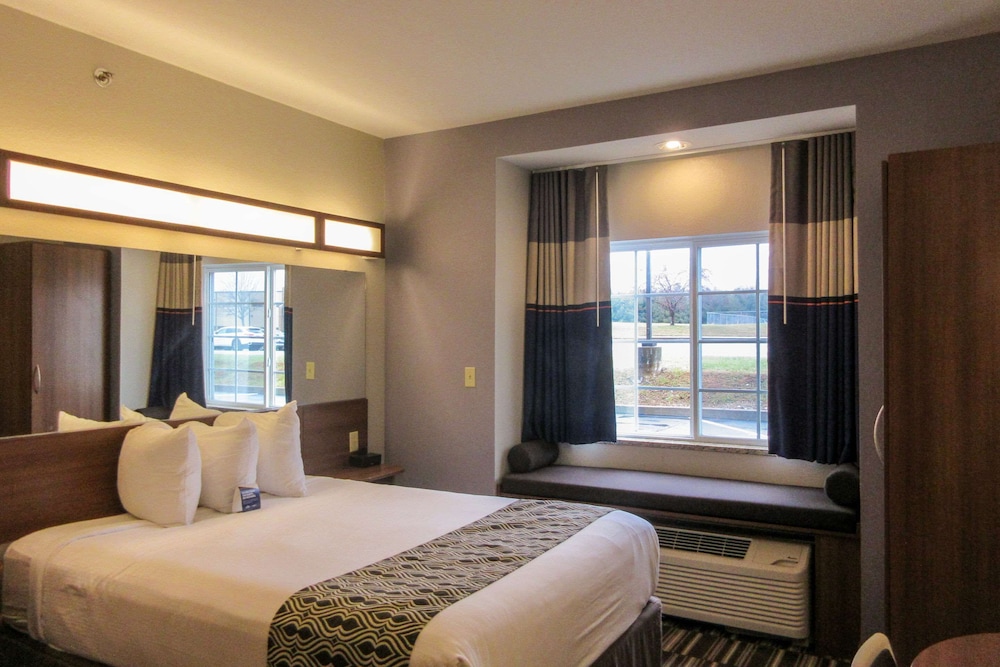 Room, 1 Queen Bed, Accessible, Non Smoking photo 1