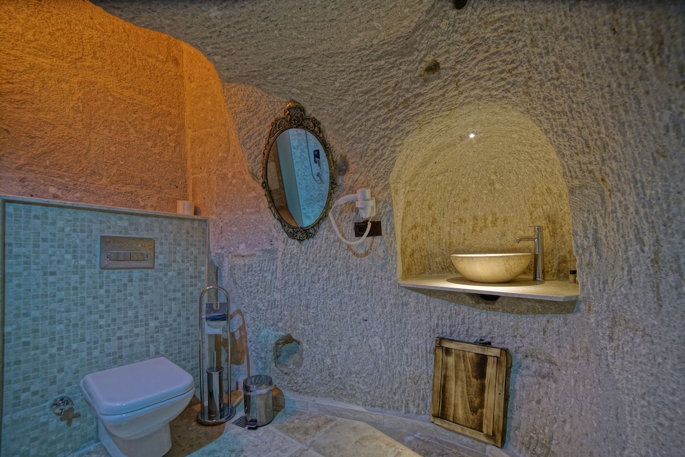 Deluxe Stone Room photo 3