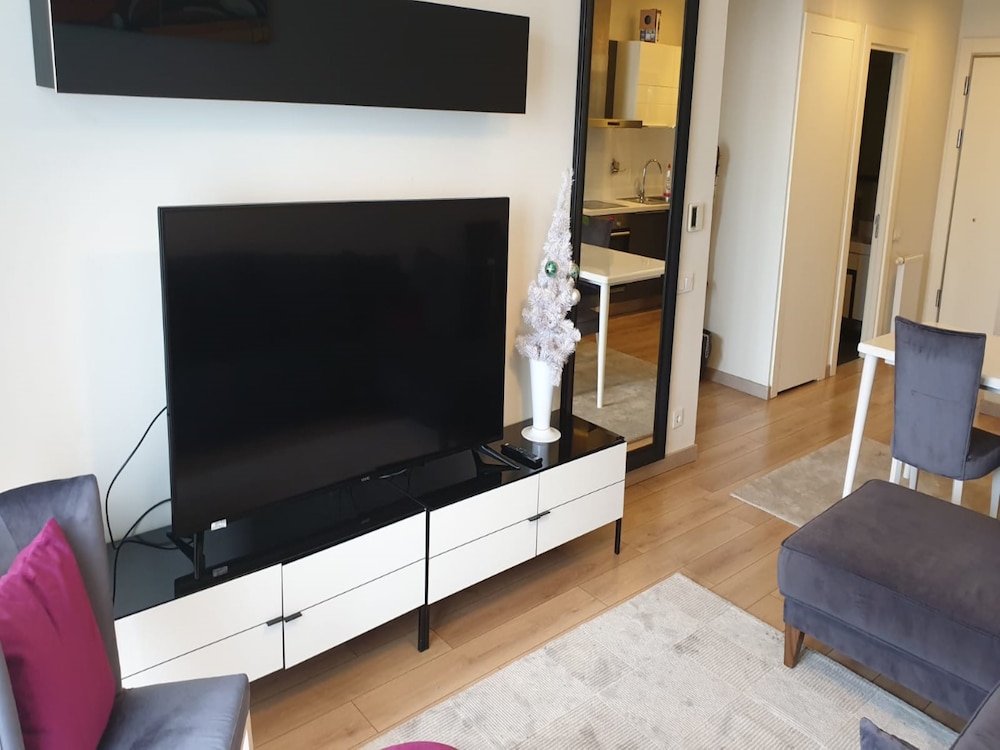 Deluxe Apartment photo 2