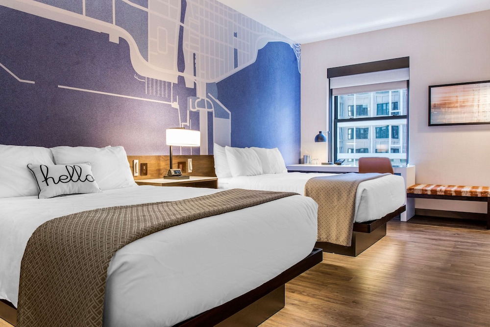 Standard Room, 2 Queen Beds, Non Smoking (Larger Room) thumbnail 5