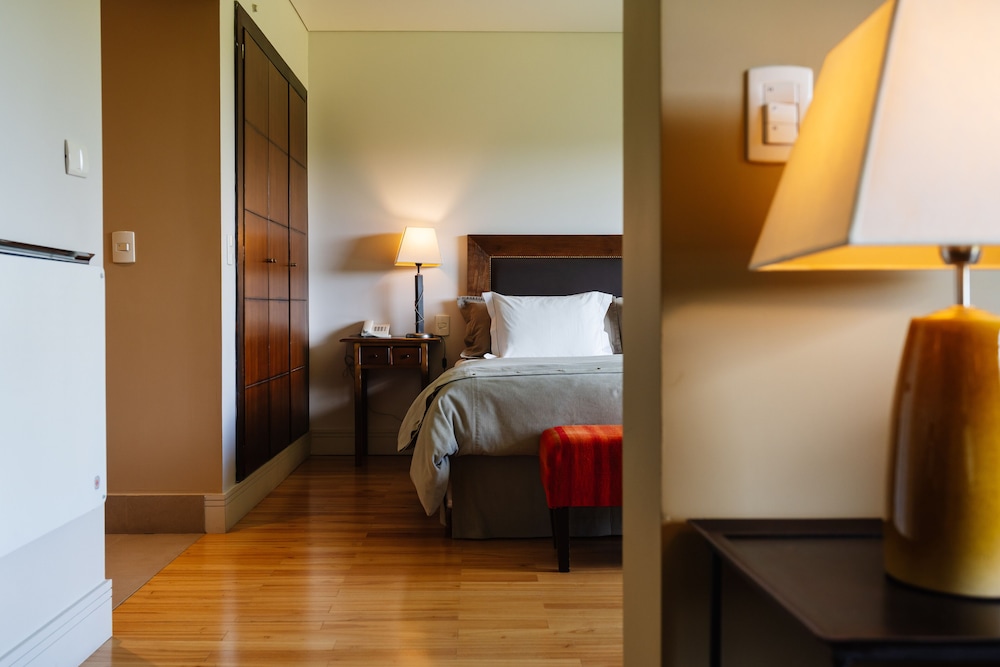 Suite, Golf View thumbnail 5
