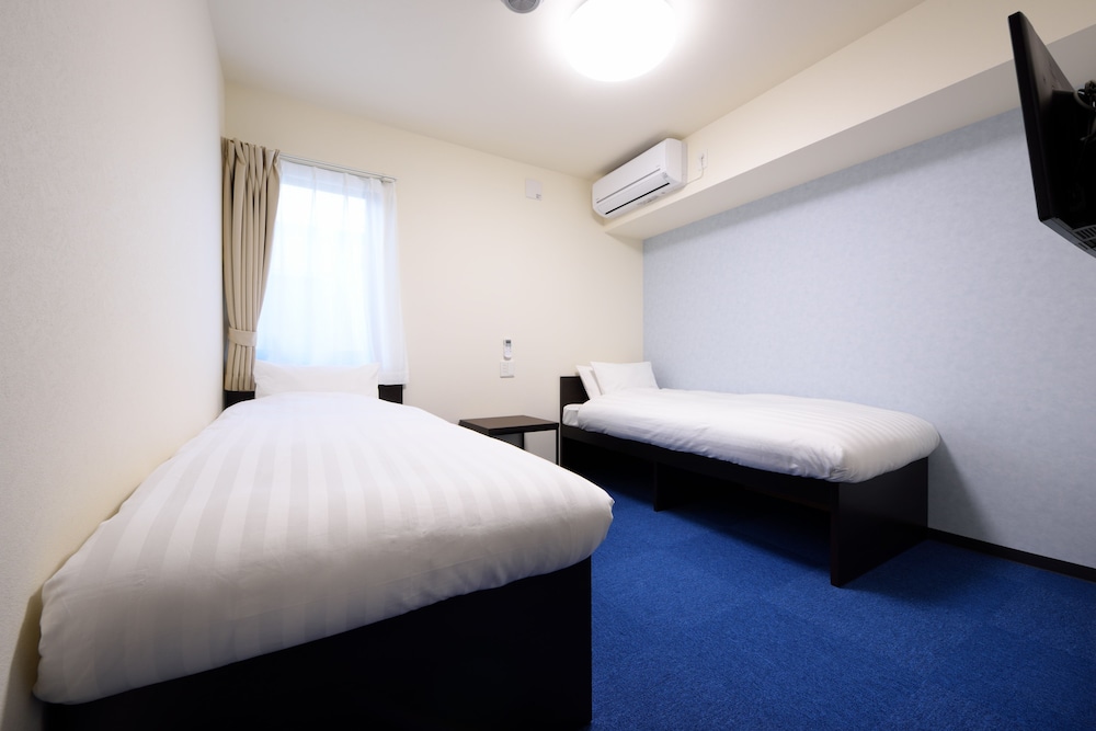Standard Twin Room, 2 Twin Beds, Non Smoking photo 2