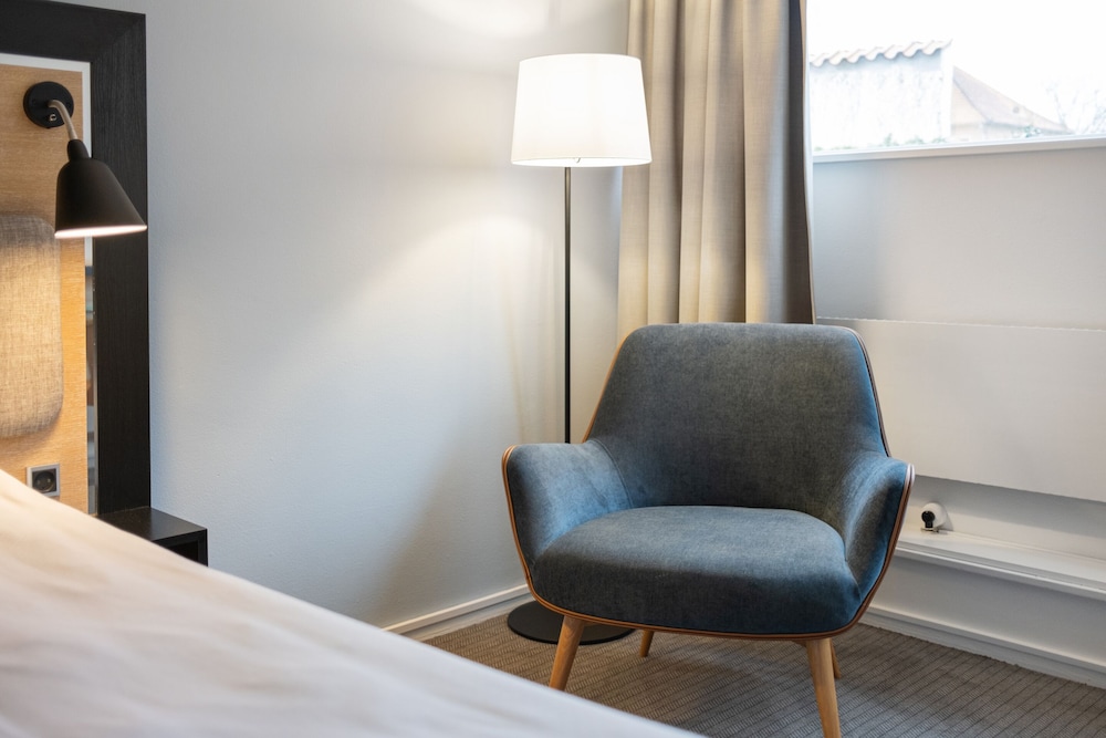 Triple room with twin beds and one rollaway bed - Photo 4
