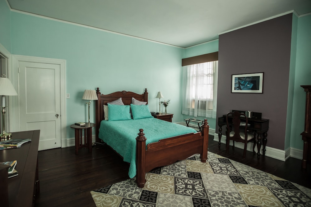 Traditional Room, 1 Queen Bed photo 1