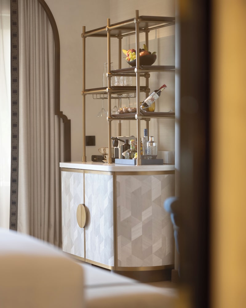 Deluxe Room (Ocean Skyline)