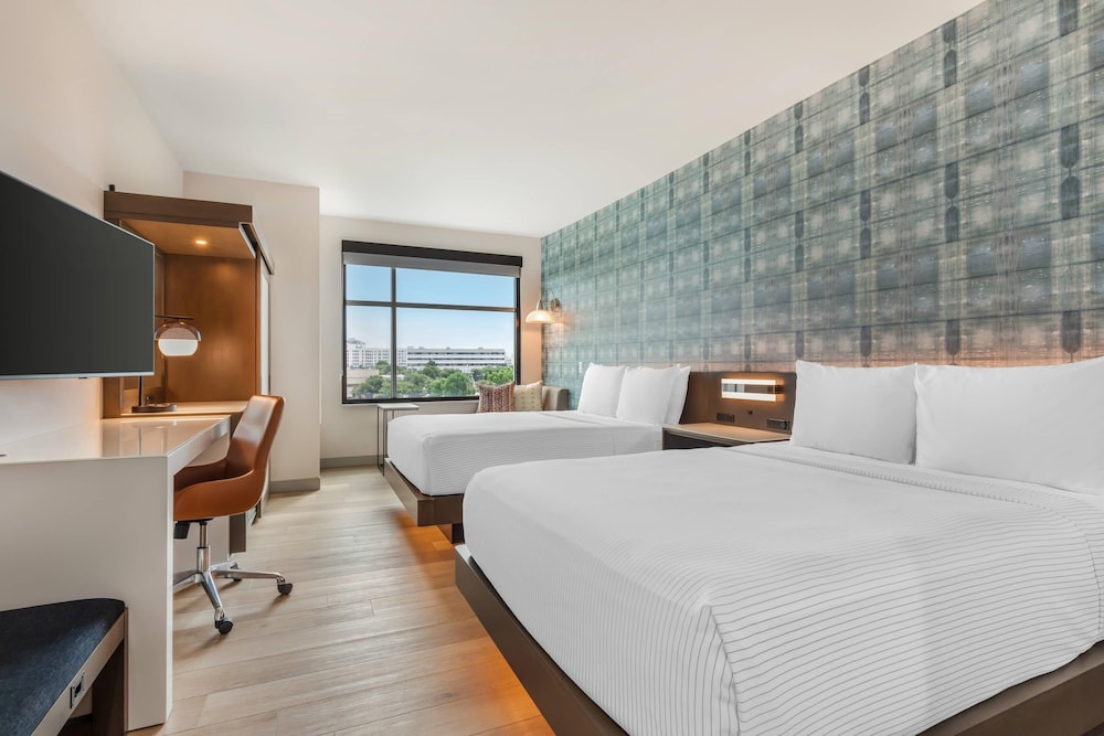 Room, 2 Queen Beds, Roll-in Shower, Non Smoking photo 1