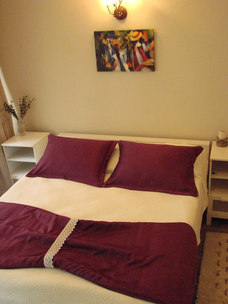 Triple Apartment Annex Building photo 3