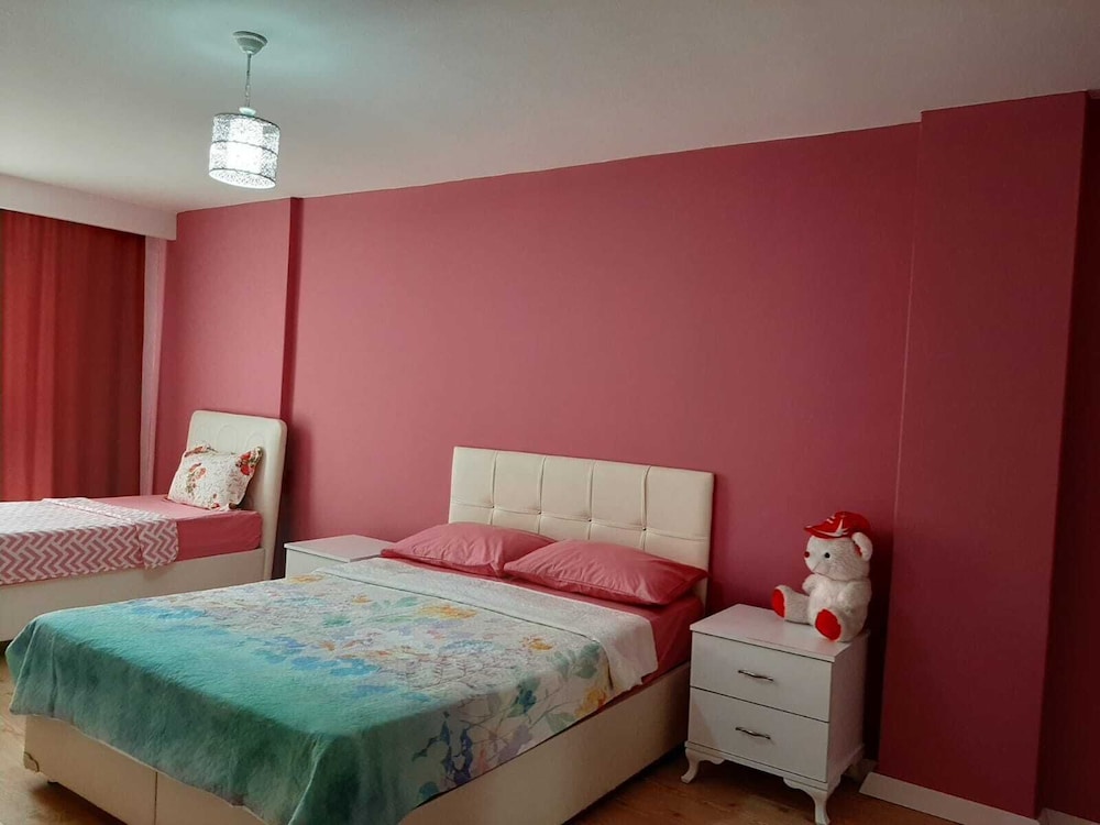 Grand Room, 2 Bedrooms photo 1