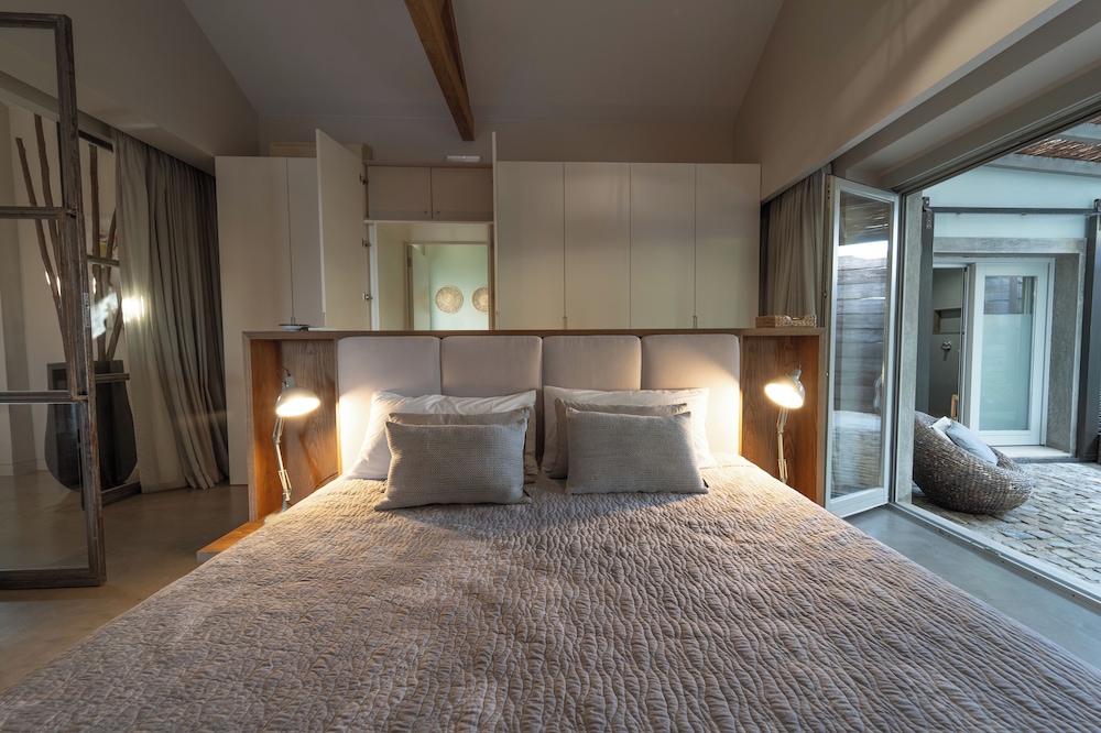 Luxury Suite photo 2