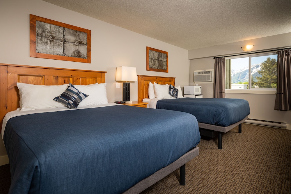 Superior Room, 2 Queen Beds, Balcony photo 1