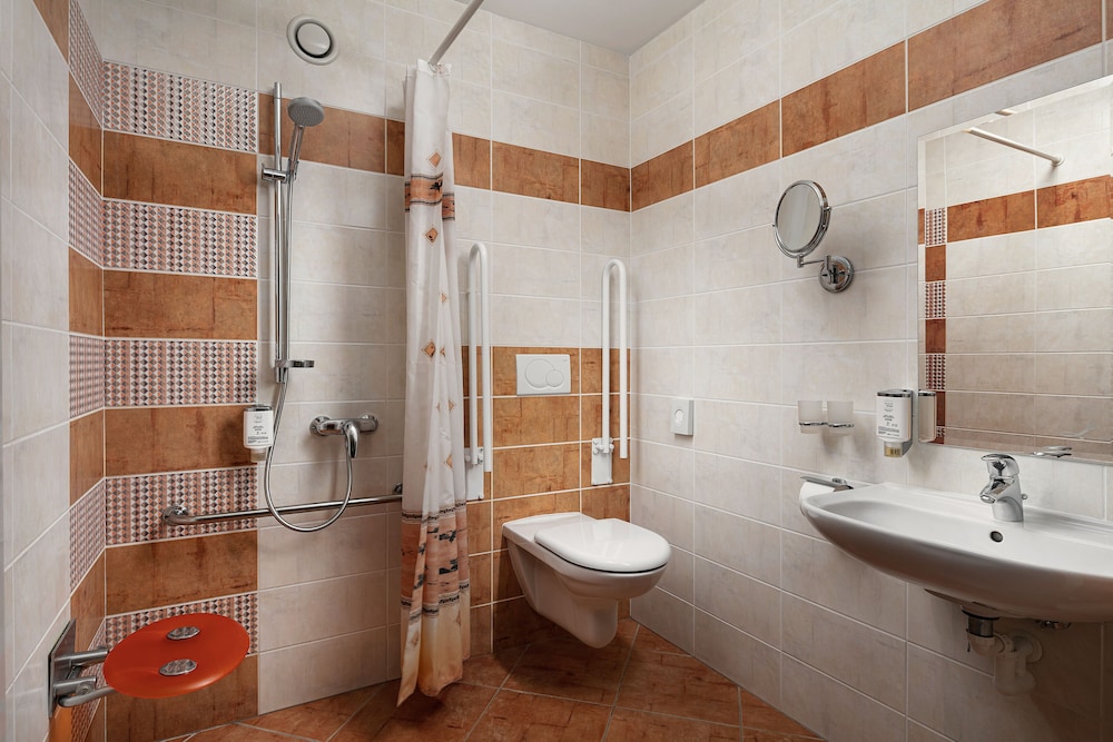 Standard Twin Room, Accessible photo 2