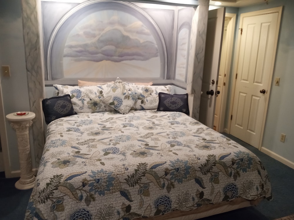 Deluxe Room, 1 King Bed, Balcony, Mountain View photo 1