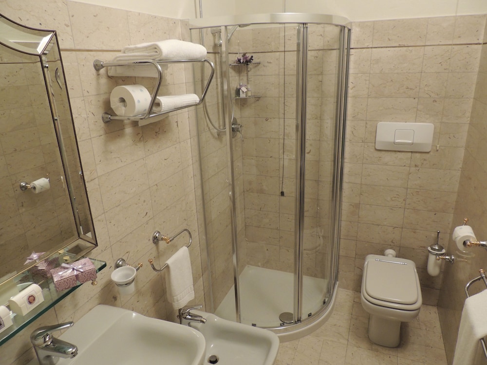 Family Apartment, 2 Bedrooms, Connecting Rooms, Park View - Photo 7