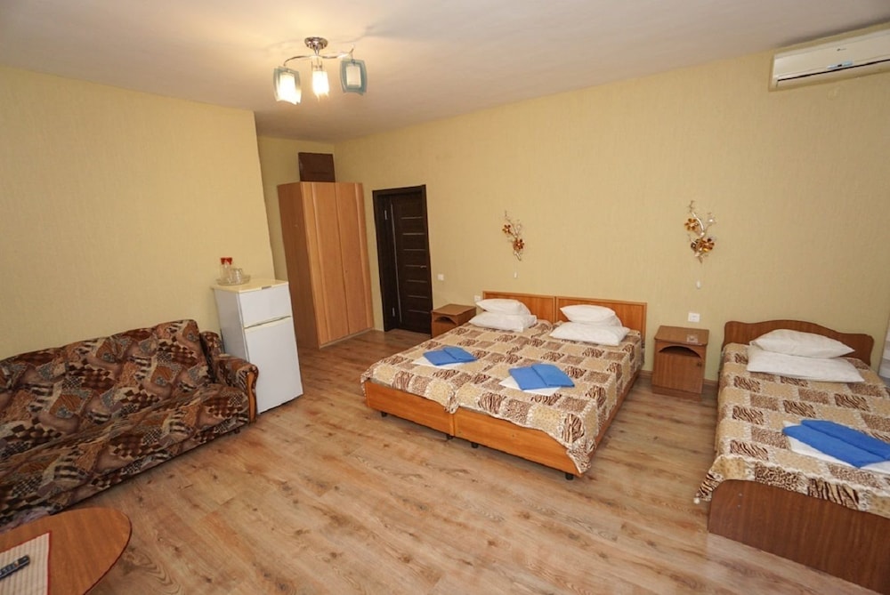 Standard Triple Room (Cottage #5) photo 1