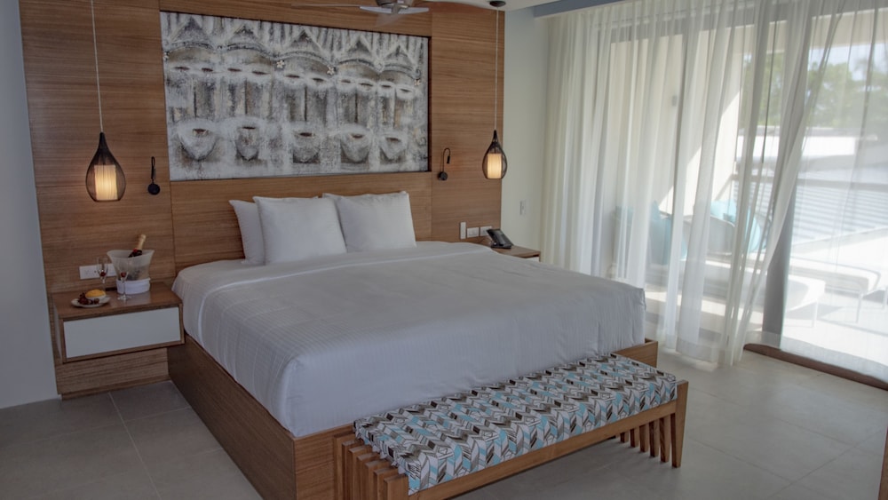 Azura Suite King Size