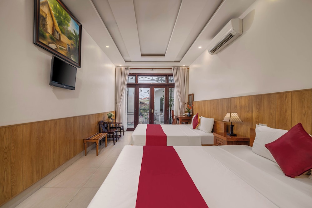 Family Studio Suite, City View