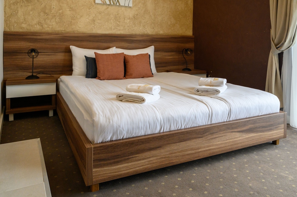Basic Double or Twin Room photo 1