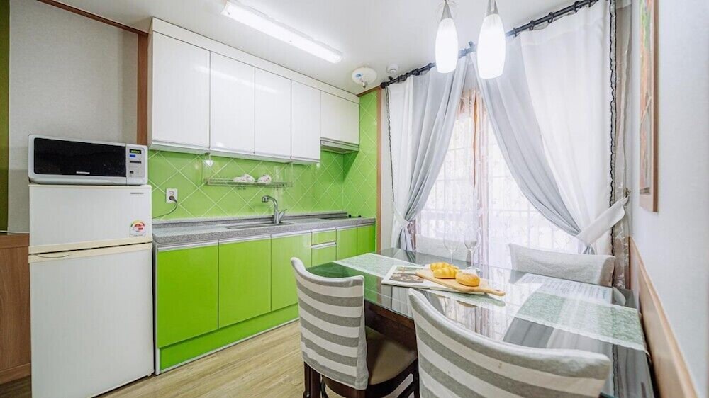 Room (Leb) - Photo 7