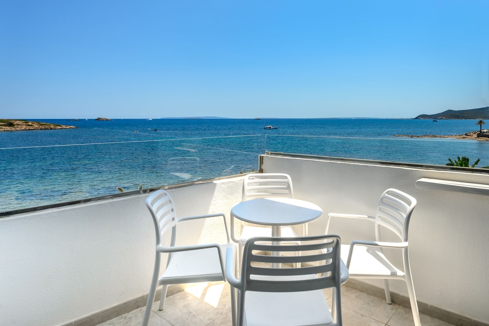 Apartment, 1 Bedroom, Sea View - Photo 4
