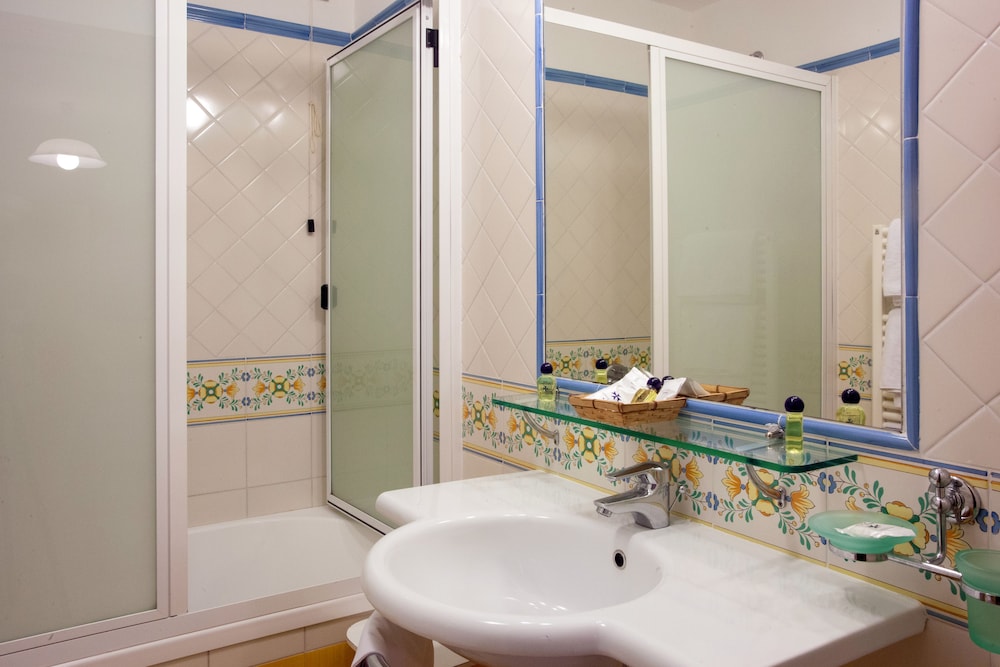 Classic Double Room - Photo 6