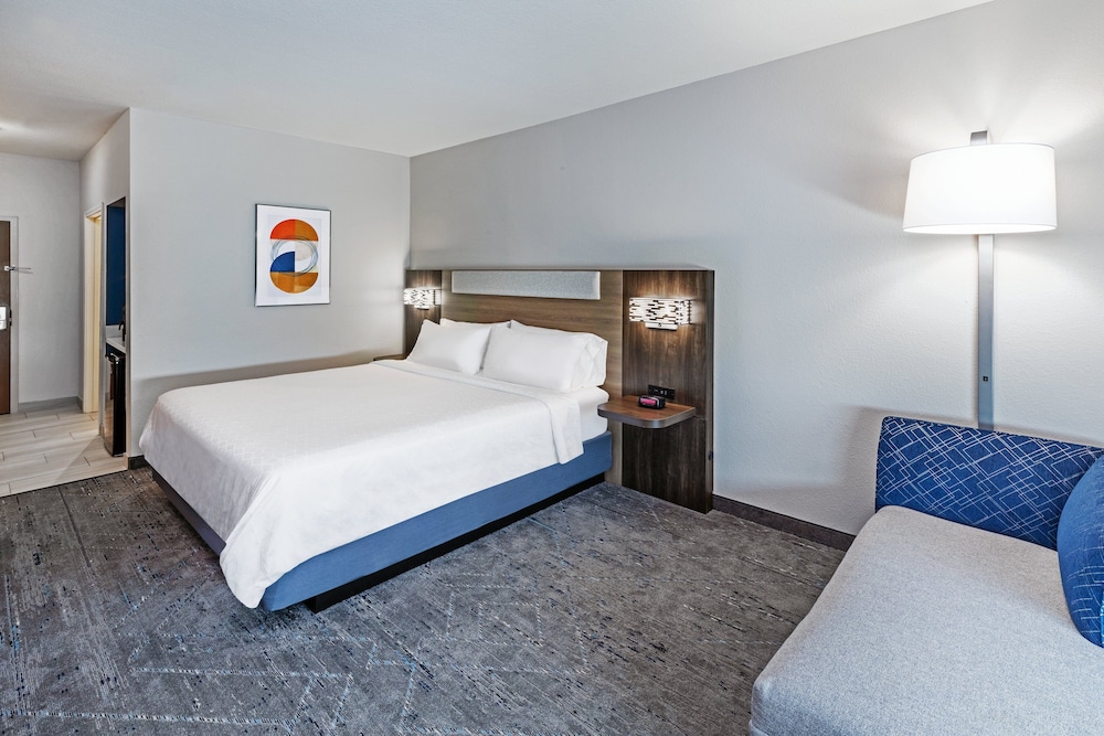 Standard Room, 1 King Bed - Photo 1