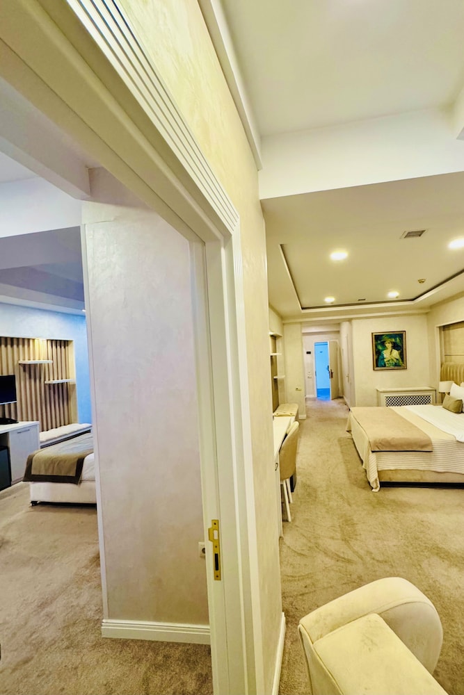 Family Room, 2 Bedrooms photo 1