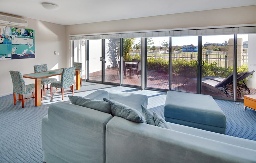 One Bedroom Park View Villa - Photo 3