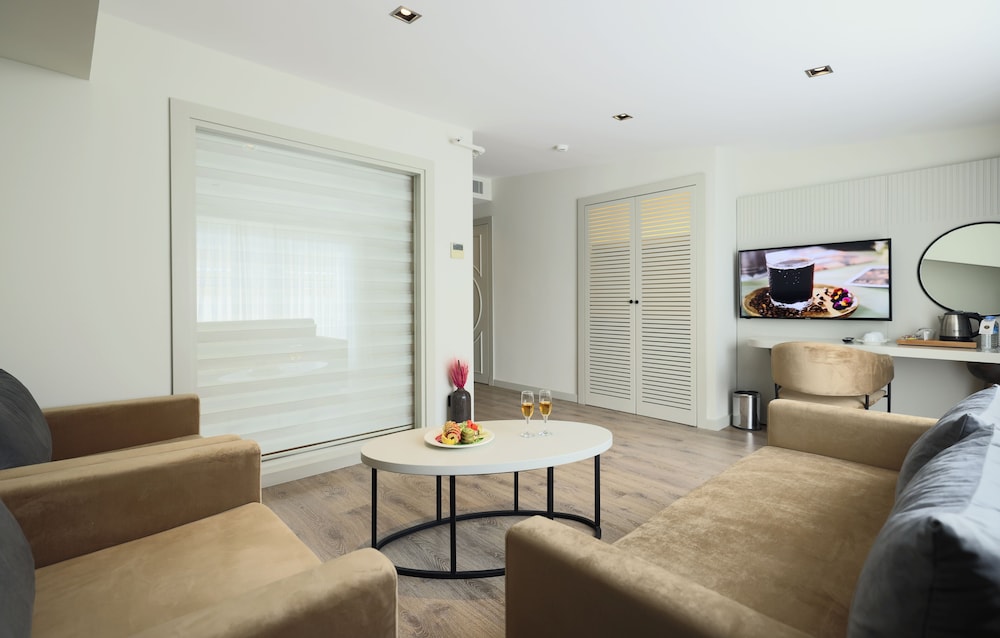 Family Suite, Air conditioning, City View photo 3