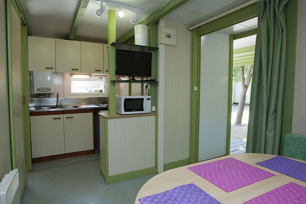 Bungalow, 2 Bedrooms (4-5 pax Oasis) photo 2