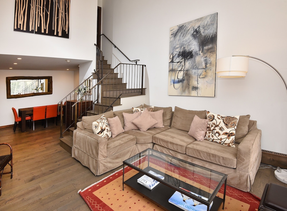 Condo, 3 Bedrooms