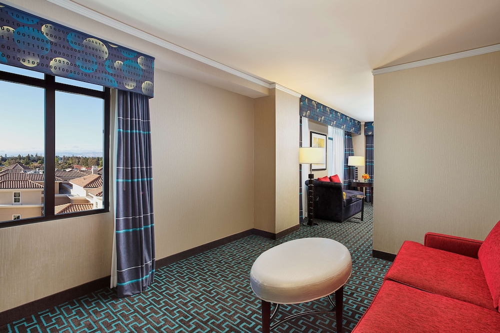 Junior Suite, 1 King Bed, Non Smoking - Photo 1