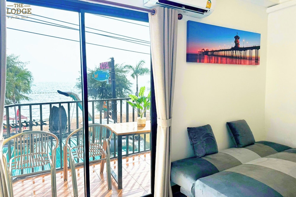 Deluxe Room, Balcony, Sea View - Photo 12