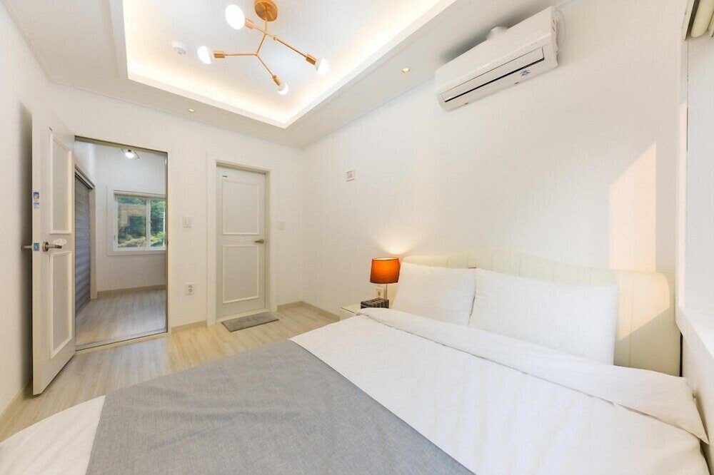 Room (Natural) - Photo 3