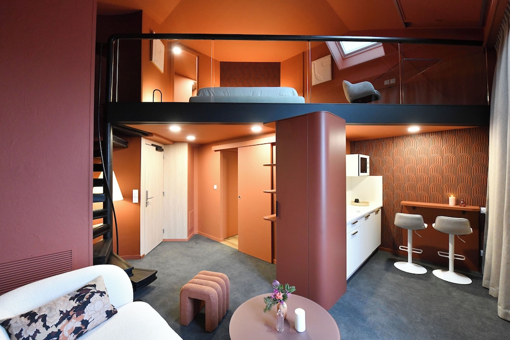 Deluxe Suite