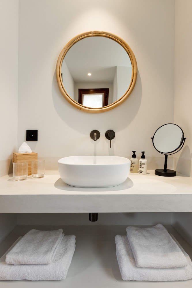 Basic Double Room photo 2