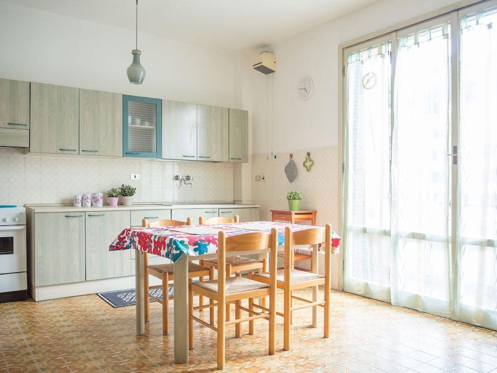 Classic Apartment, 1 Bedroom, Kitchen photo 3