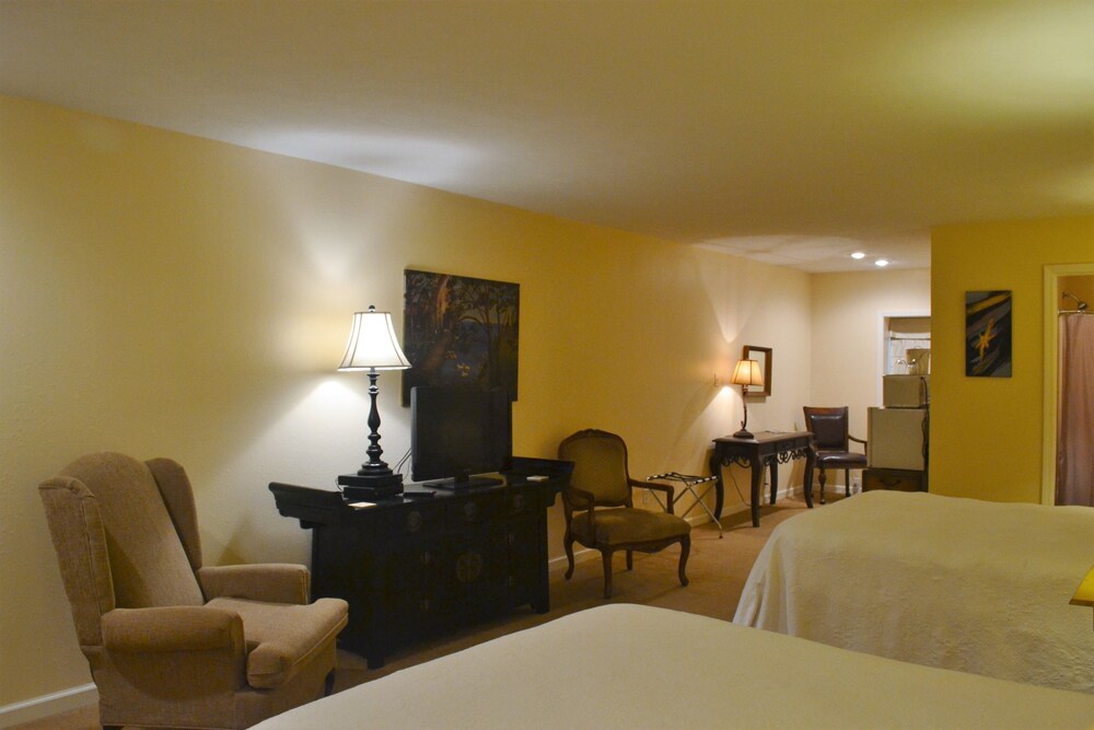 Oriental Queen Suite photo 3
