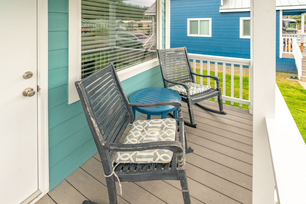 Cottage (w/Loft, Linens Provided) photo 3