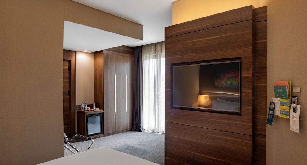 Premium Room thumbnail 5