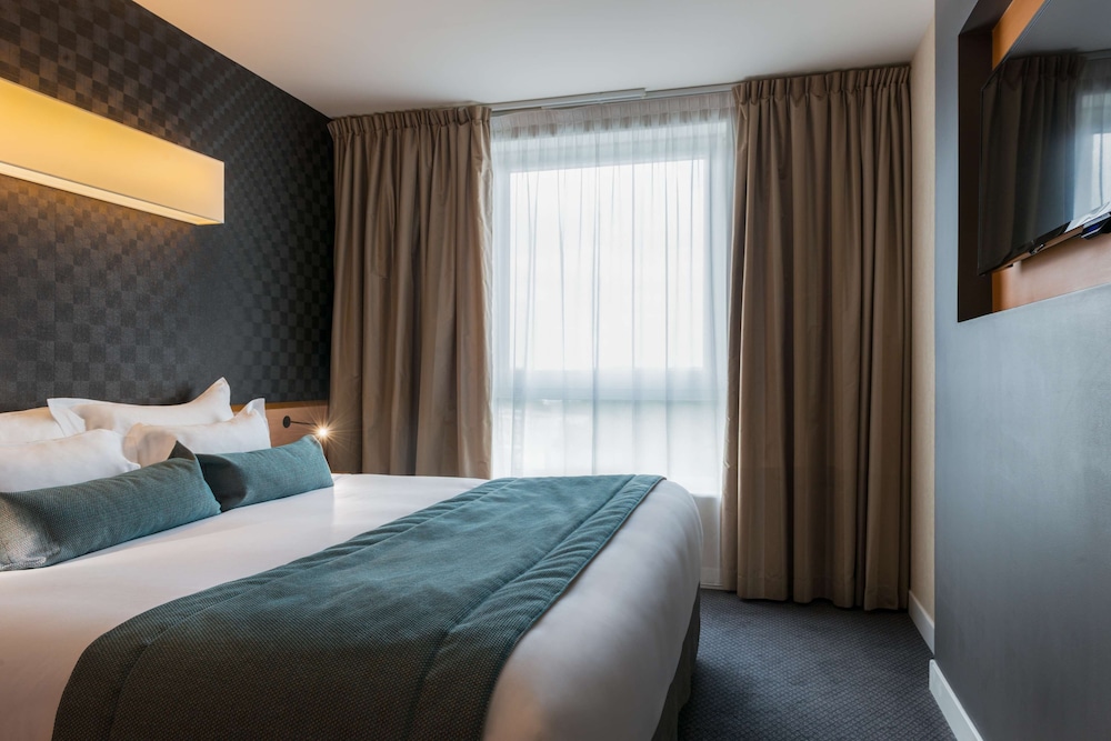 Suite, 1 King Bed with Sofa bed, Non Smoking (with Sofabed) - Photo 3
