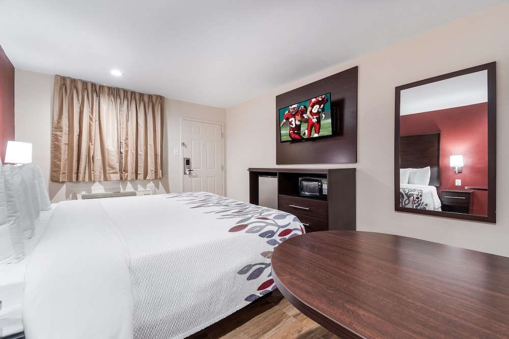 Superior Room, 1 King Bed, Non Smoking - Photo 5