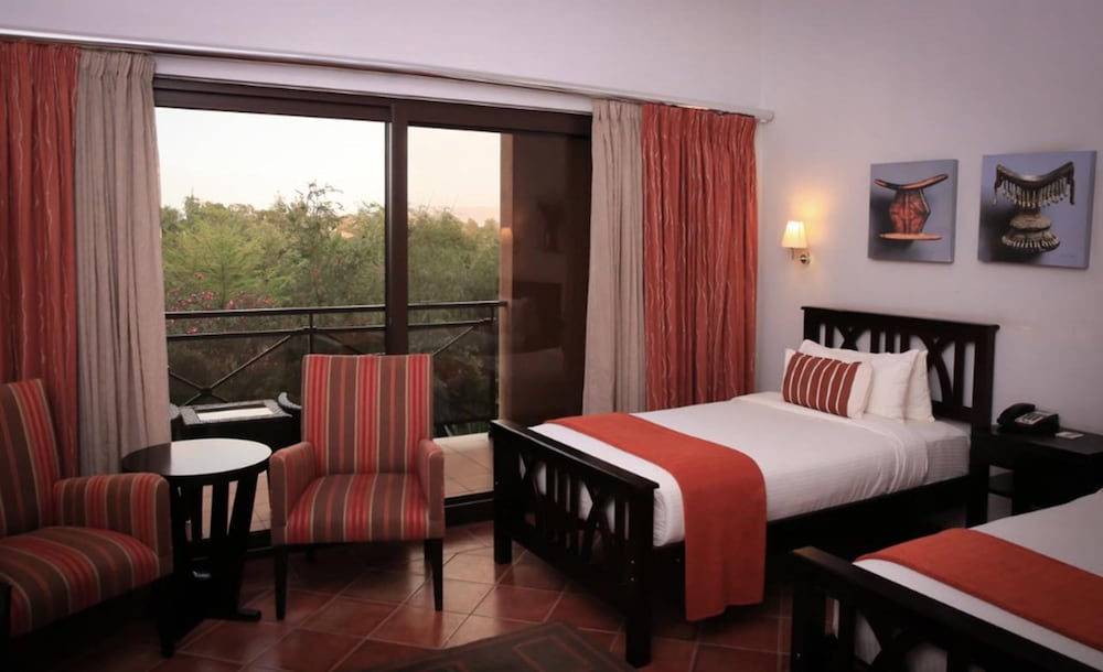 Twin Room, Garden View photo 3