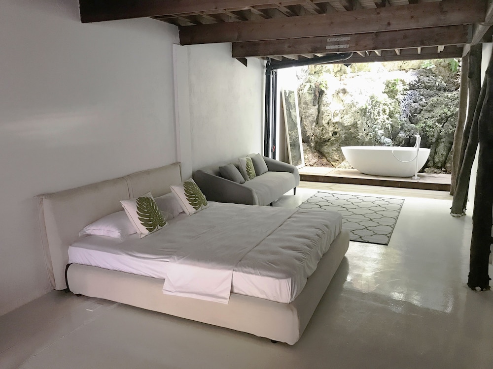 Rock Island Bungalow photo 3