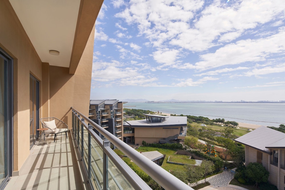 Suite, 1 Bedroom, Balcony - Photo 5