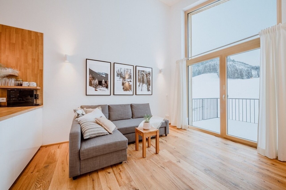Premium Penthouse, 1 Bedroom, Balcony, Mountain View photo 2