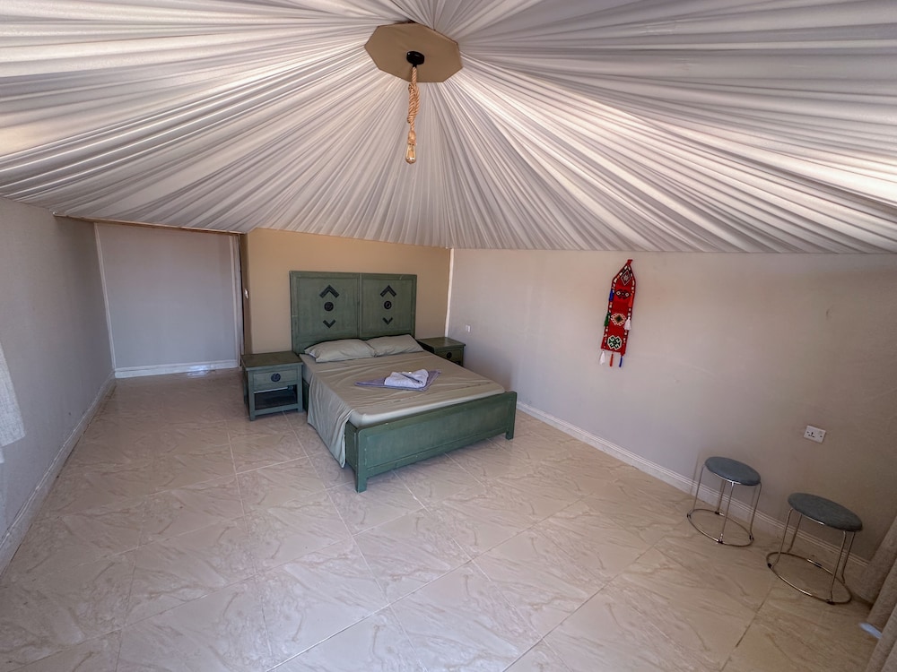 Panoramic Studio, Terrace