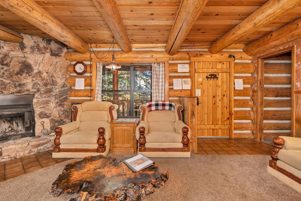Cabin, Multiple Beds, Patio, Mountain View (The Log Home) photo 3